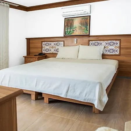 מלון Azmakhan אקיאקה