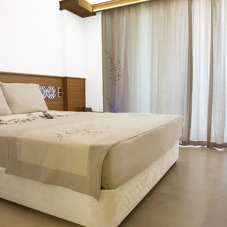 Azmakhan מלון אקיאקה