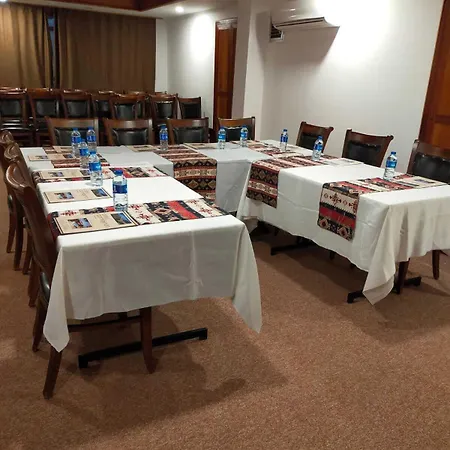 Azmakhan מלון אקיאקה