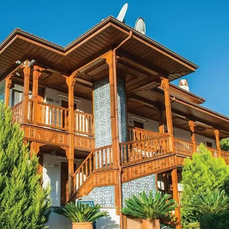 Azmakhan מלון 3*