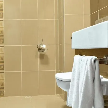 מלון Azmakhan אקיאקה