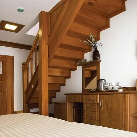 Azmakhan אקיאקה