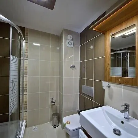 מלון Azmakhan אקיאקה