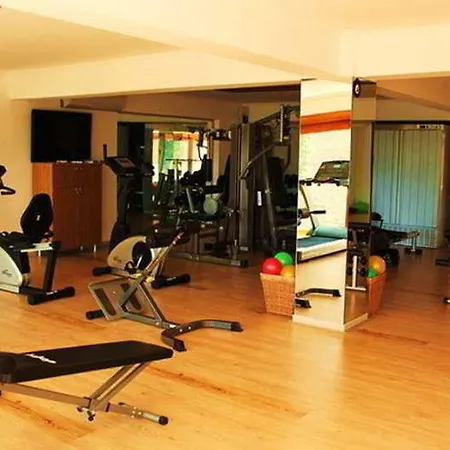 מלון Azmakhan 3*